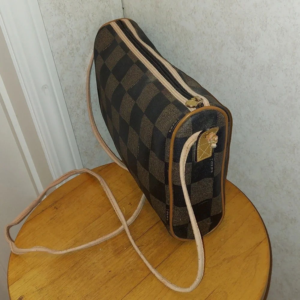 Vintage Fendi Crossbody Bag - Picture 4 of 13